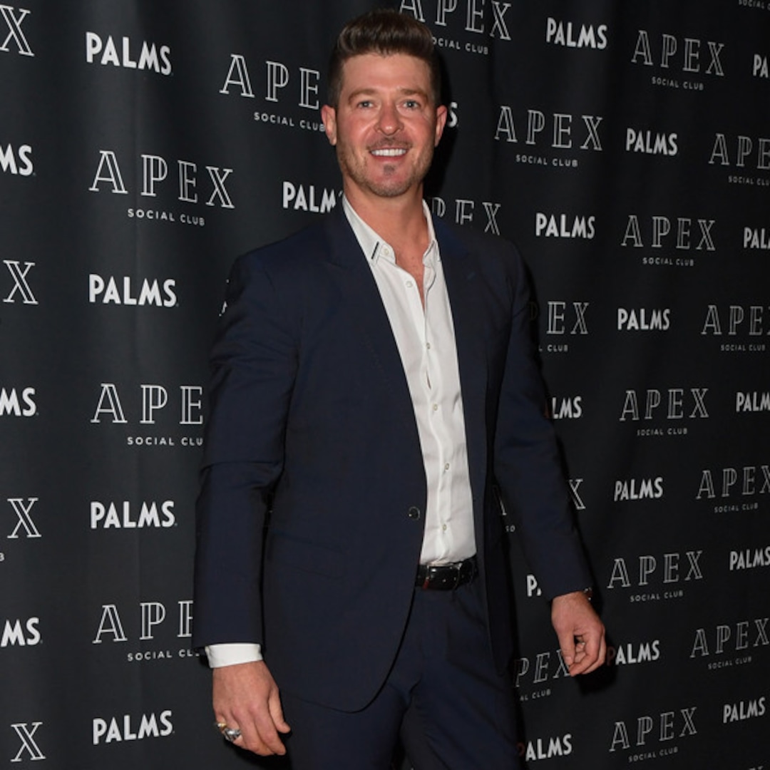 Robin Thicke criticizes “Blurred lines” with a “grain of salt”